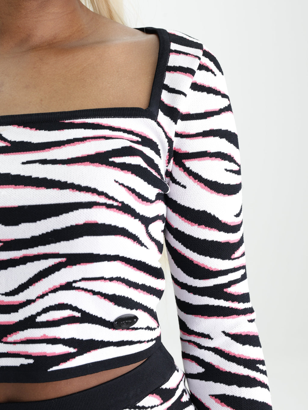 Chiara Ferragni Crew Zebra Crop Black-White-Pink