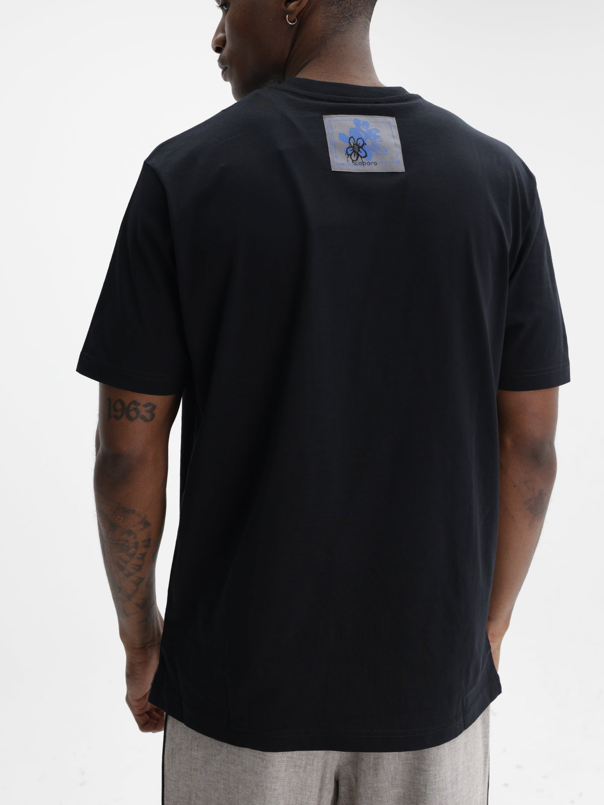 Iceberg T-Shirt Blu Flower Print Black