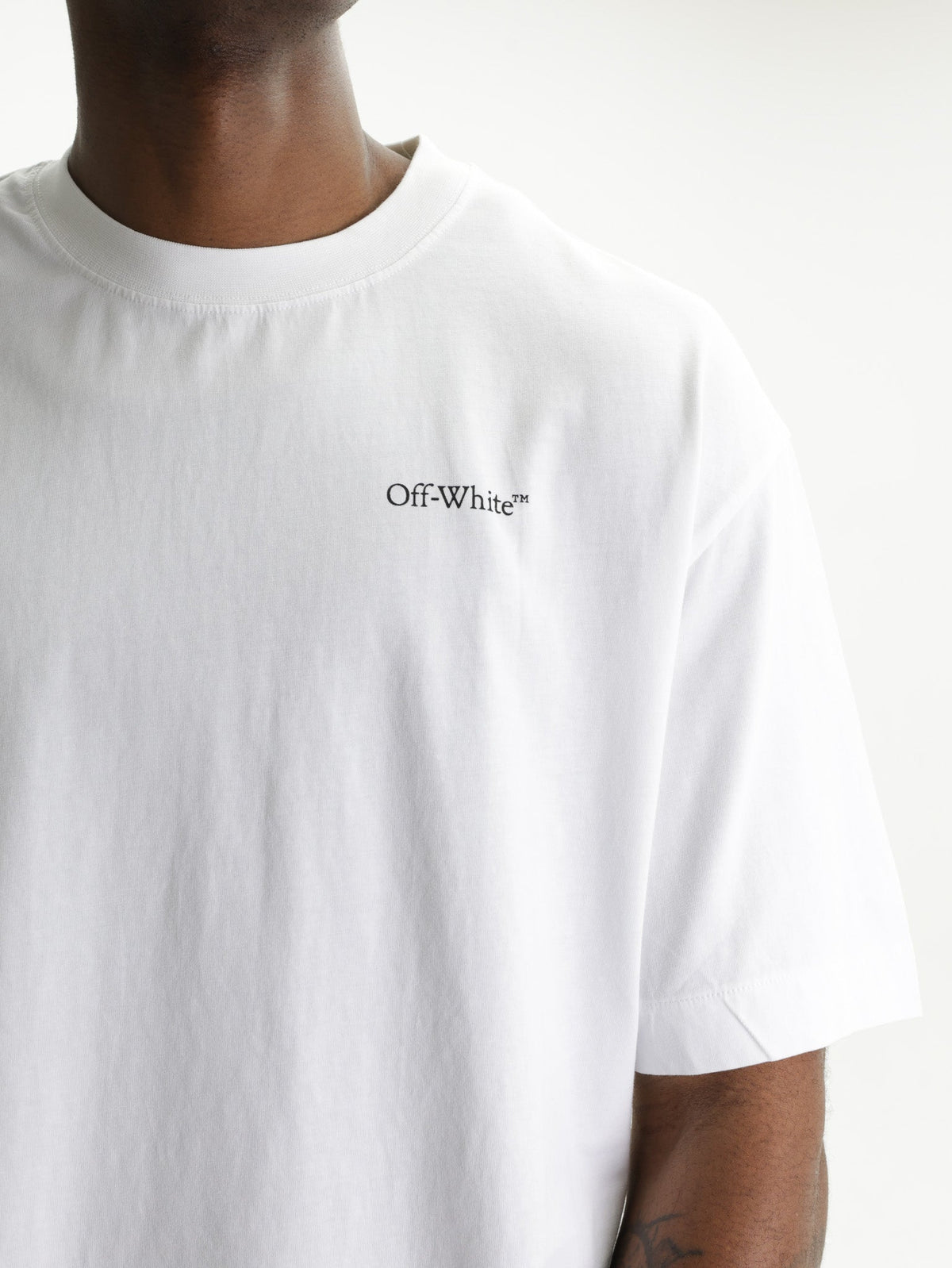 Off - White T-Shirt Half Arrows SS Skate White