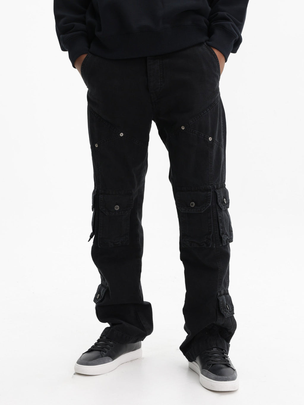 Off - White Pants Multi Pockets Relax Black