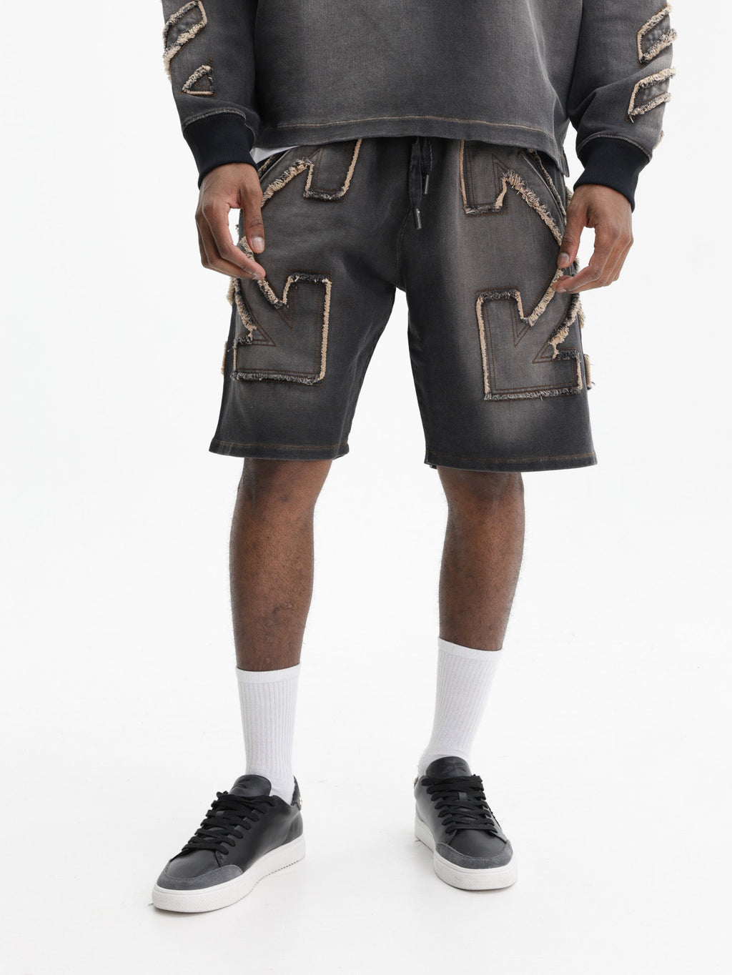 Off - White Shorts Arrow Distr Den Black