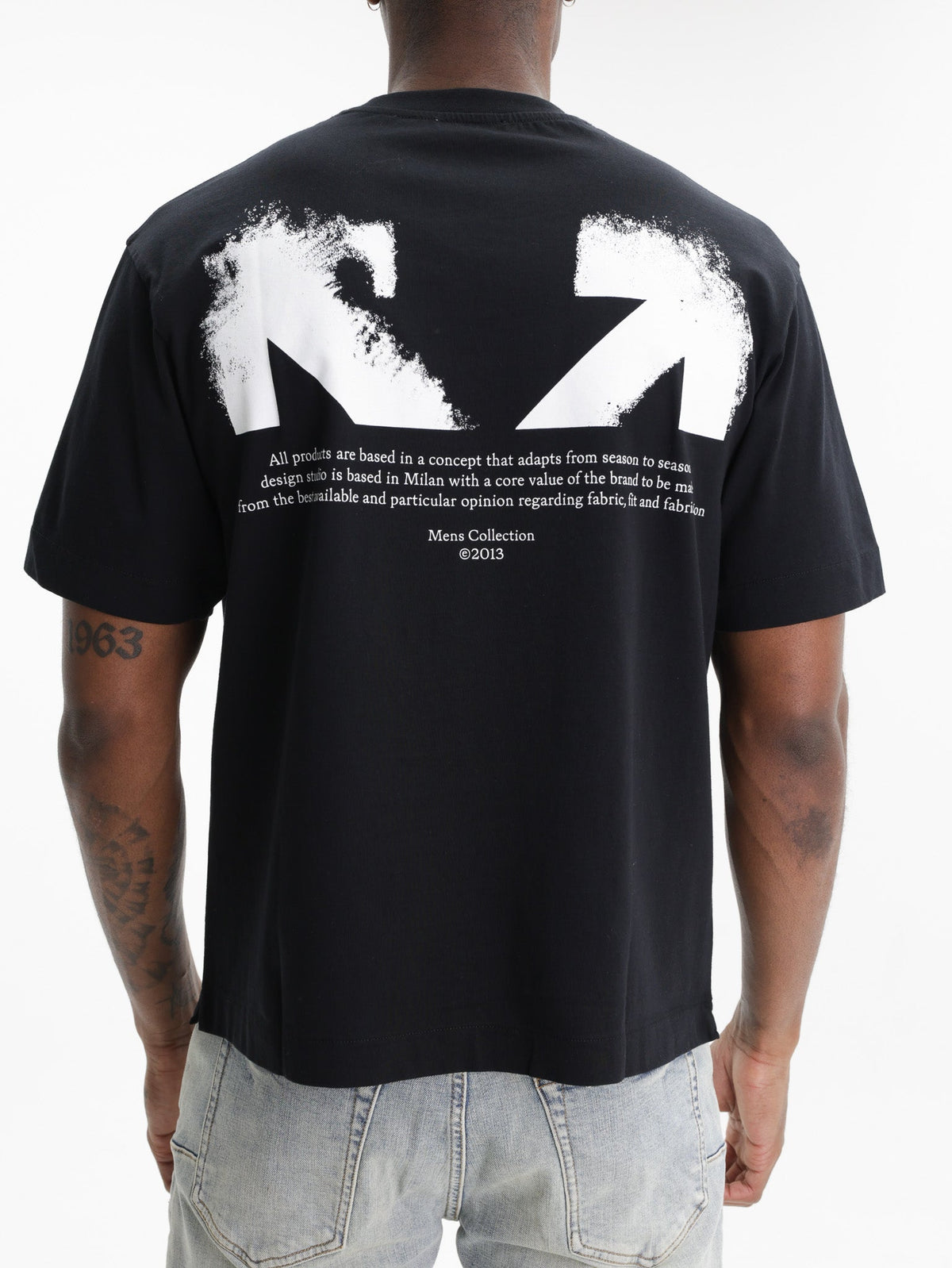 Off - White T-Shirt Half Arrows SS Skate Black