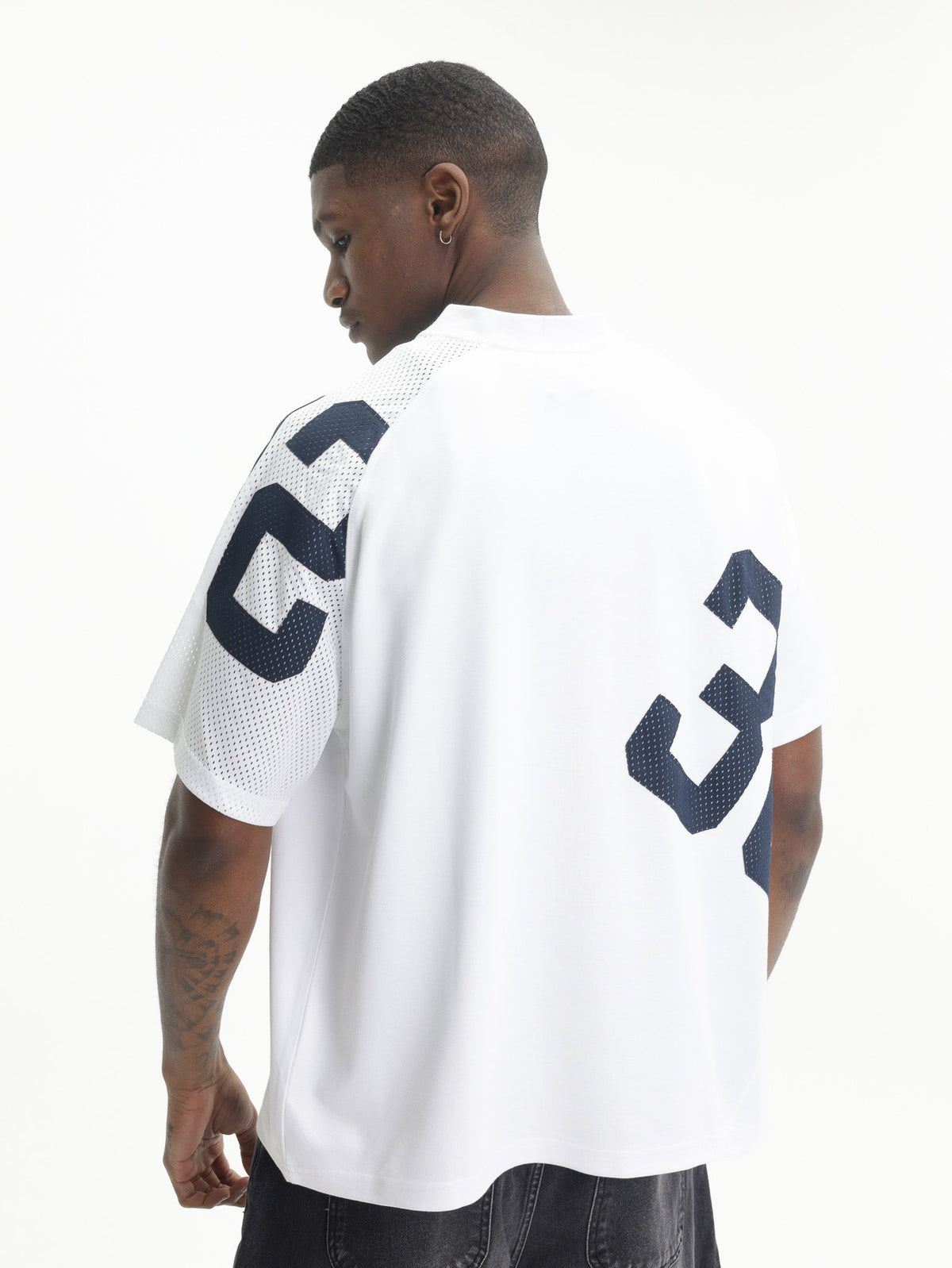 Arte T-Shirt Baseball Print V-Neck White