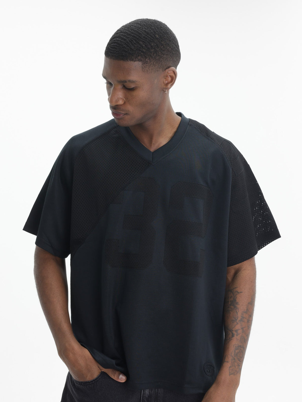 Arte T-Shirt Baseball Print V-Neck Black