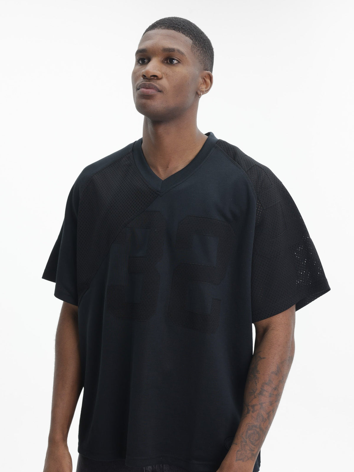 Arte T-Shirt Baseball Print V-Neck Black