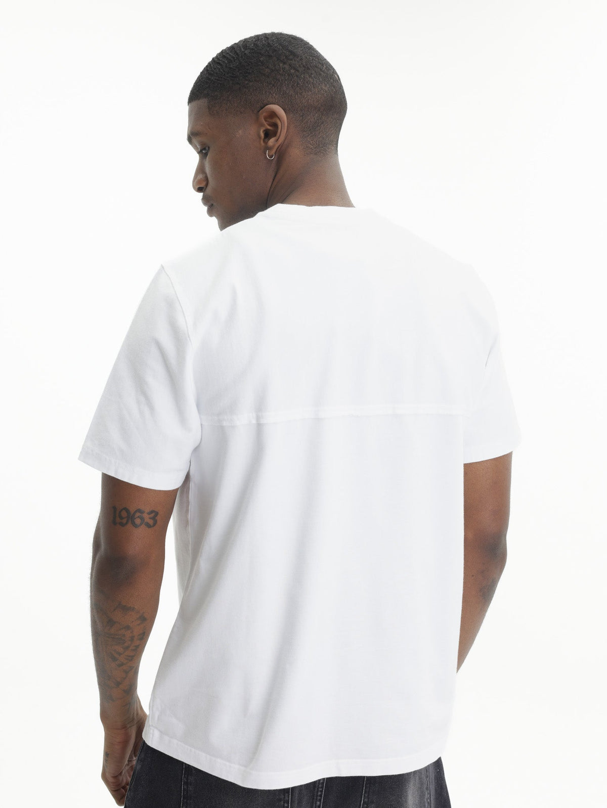 Arte T-Shirt Circle Red Logo White