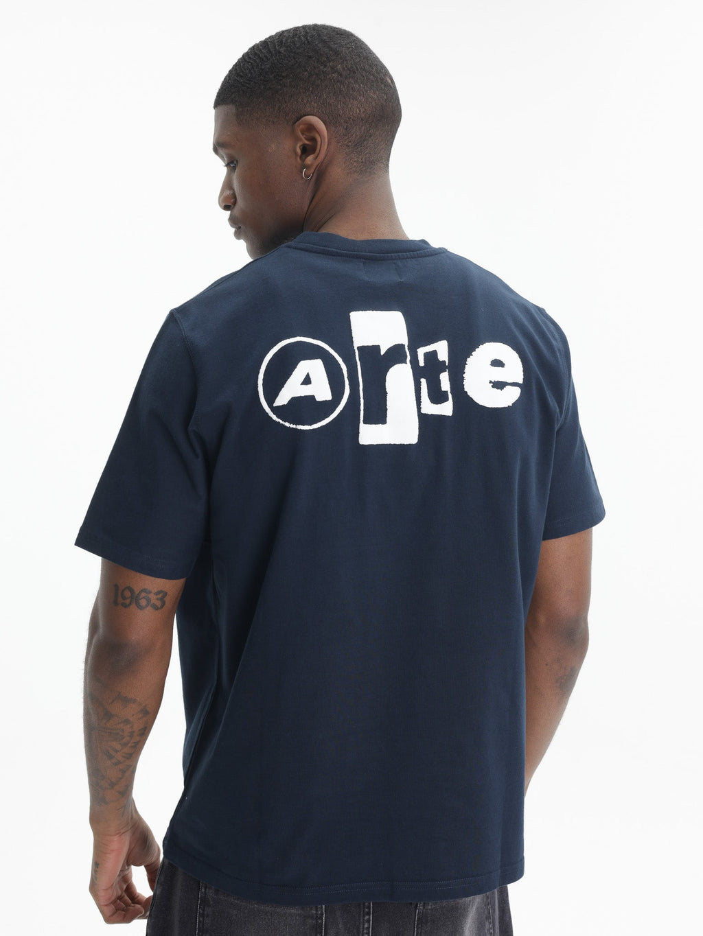 Arte T-Shirt Back Poster Plain Navy