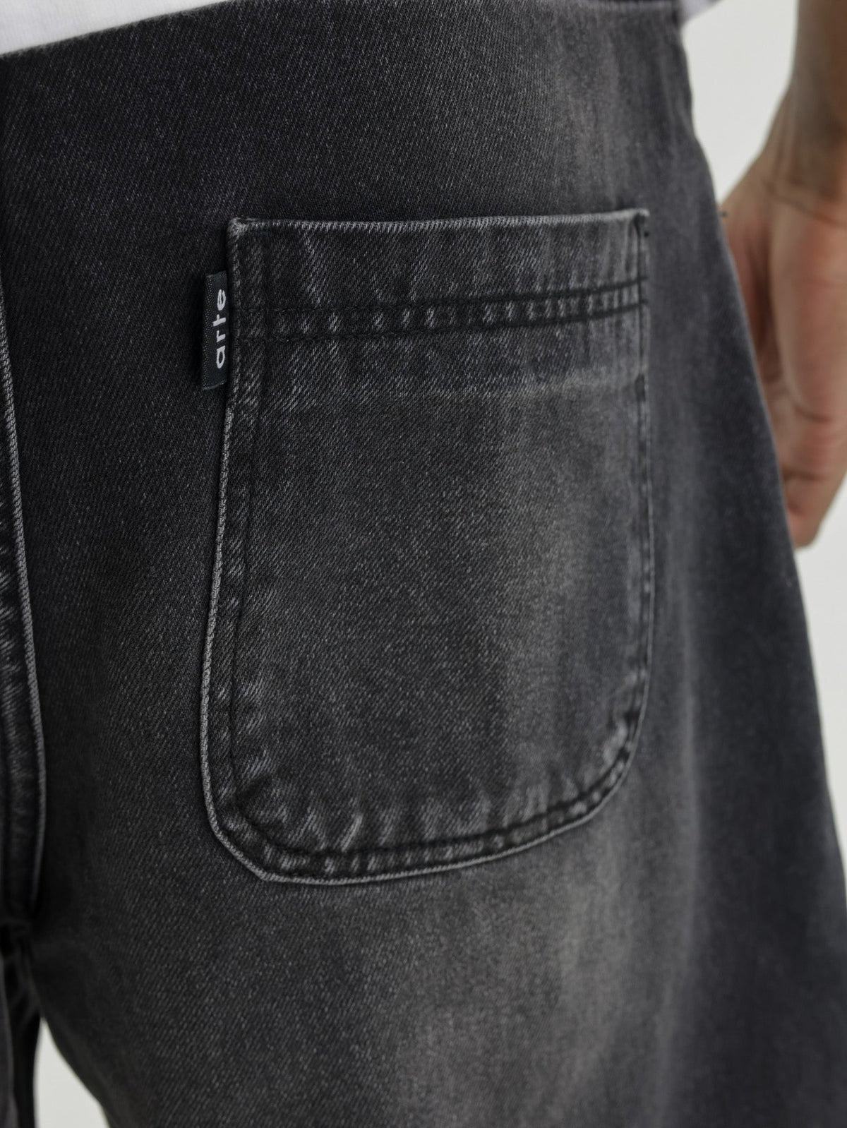 Arte Shorts Pocket Denim Faded Black