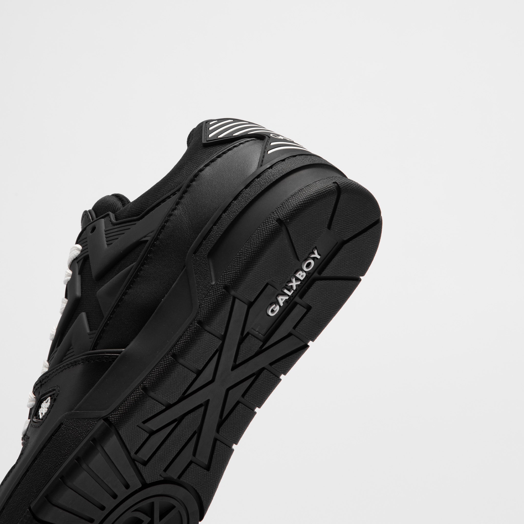 012 TRAINER