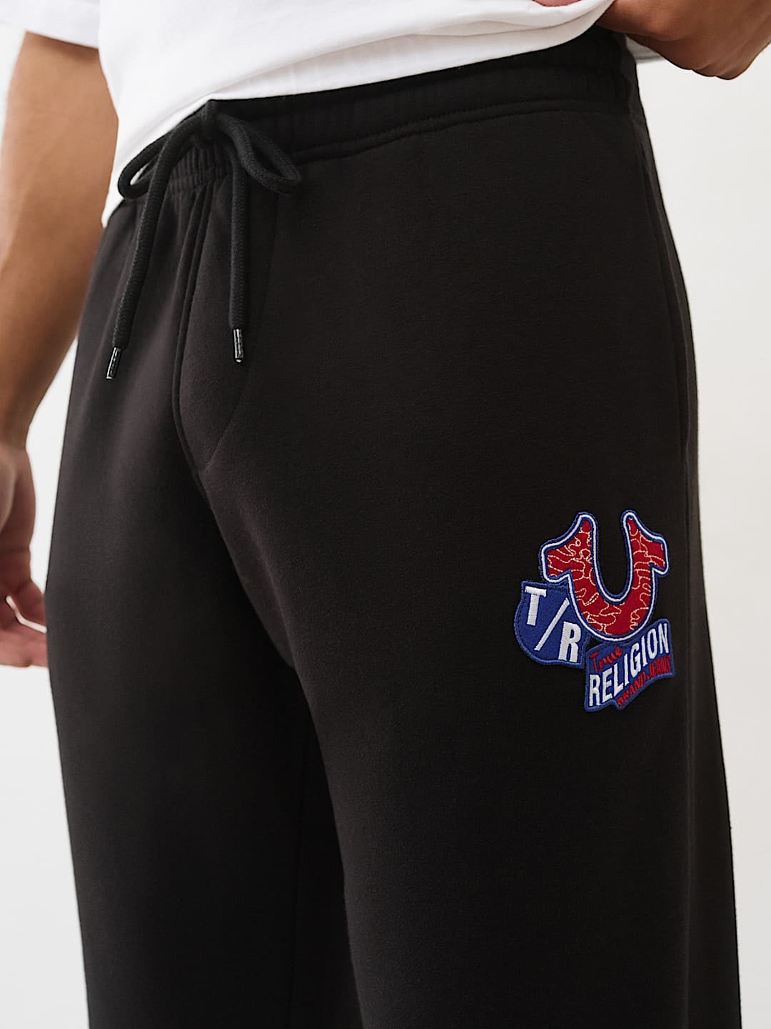 TRUE RELIGION JOGGER EMB PATCH HS JET BLACK