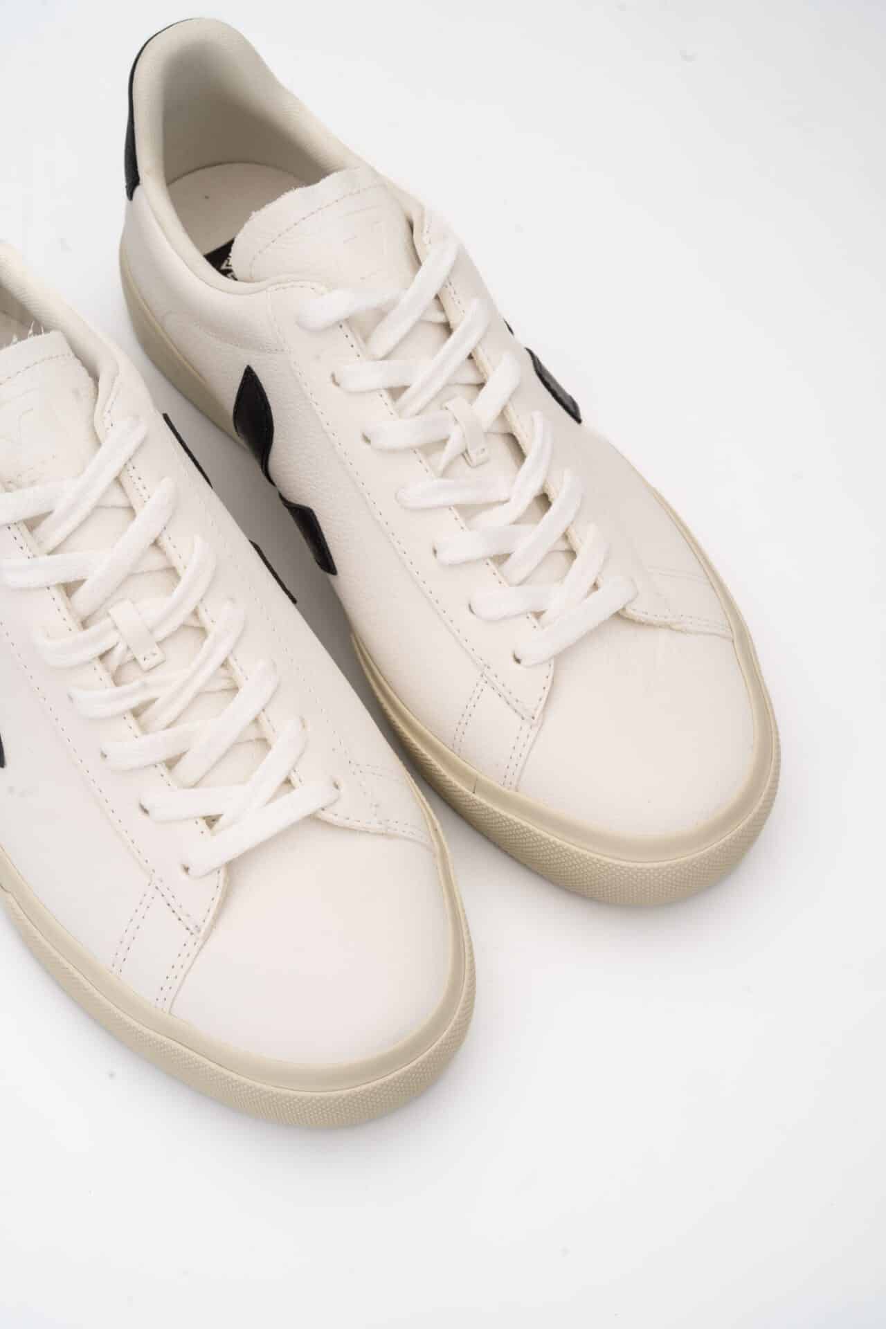 (Core) Veja Ladies Campo Chrome Free Leather Sneaker CP0501537A Extra White Black