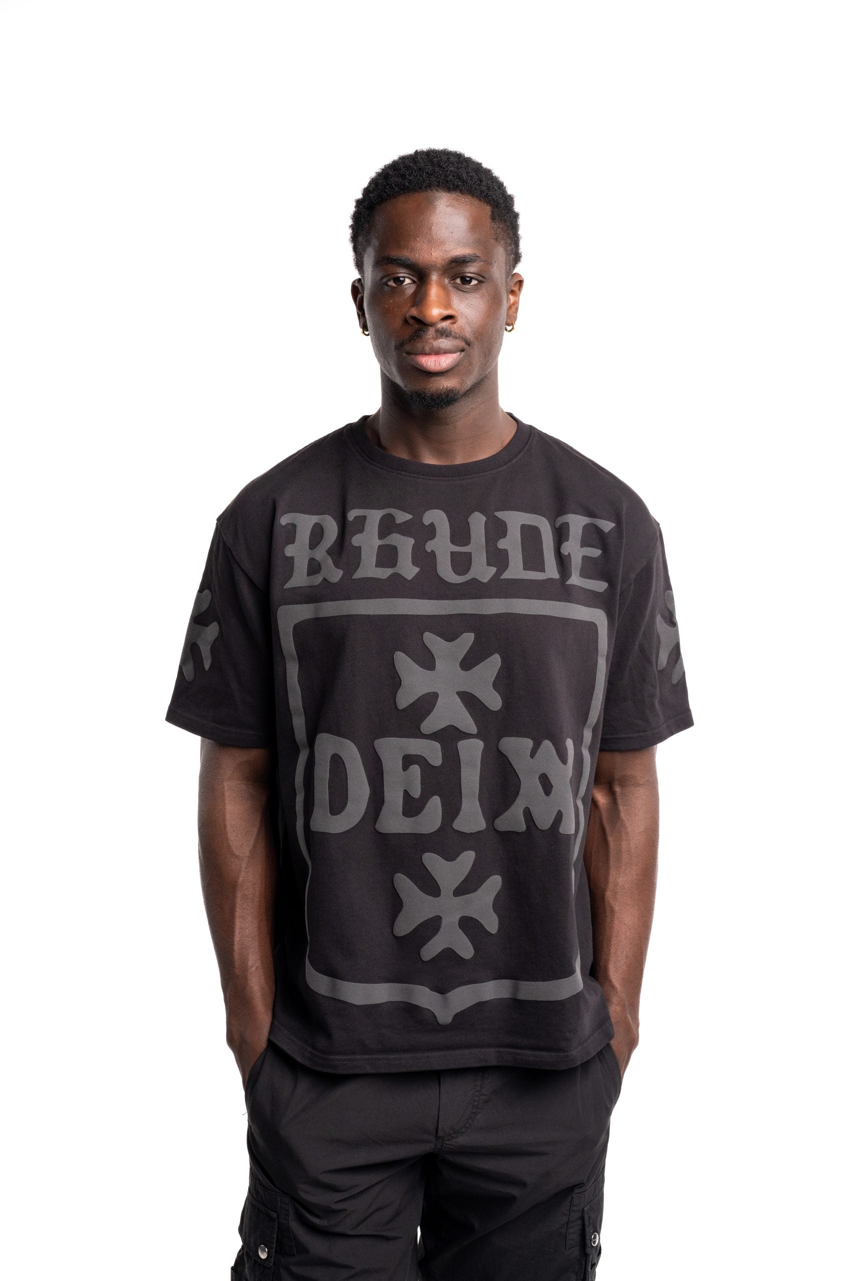 Rhude Men's Deix Shield Oversized Tee Black | RHPF25TT08012-0015