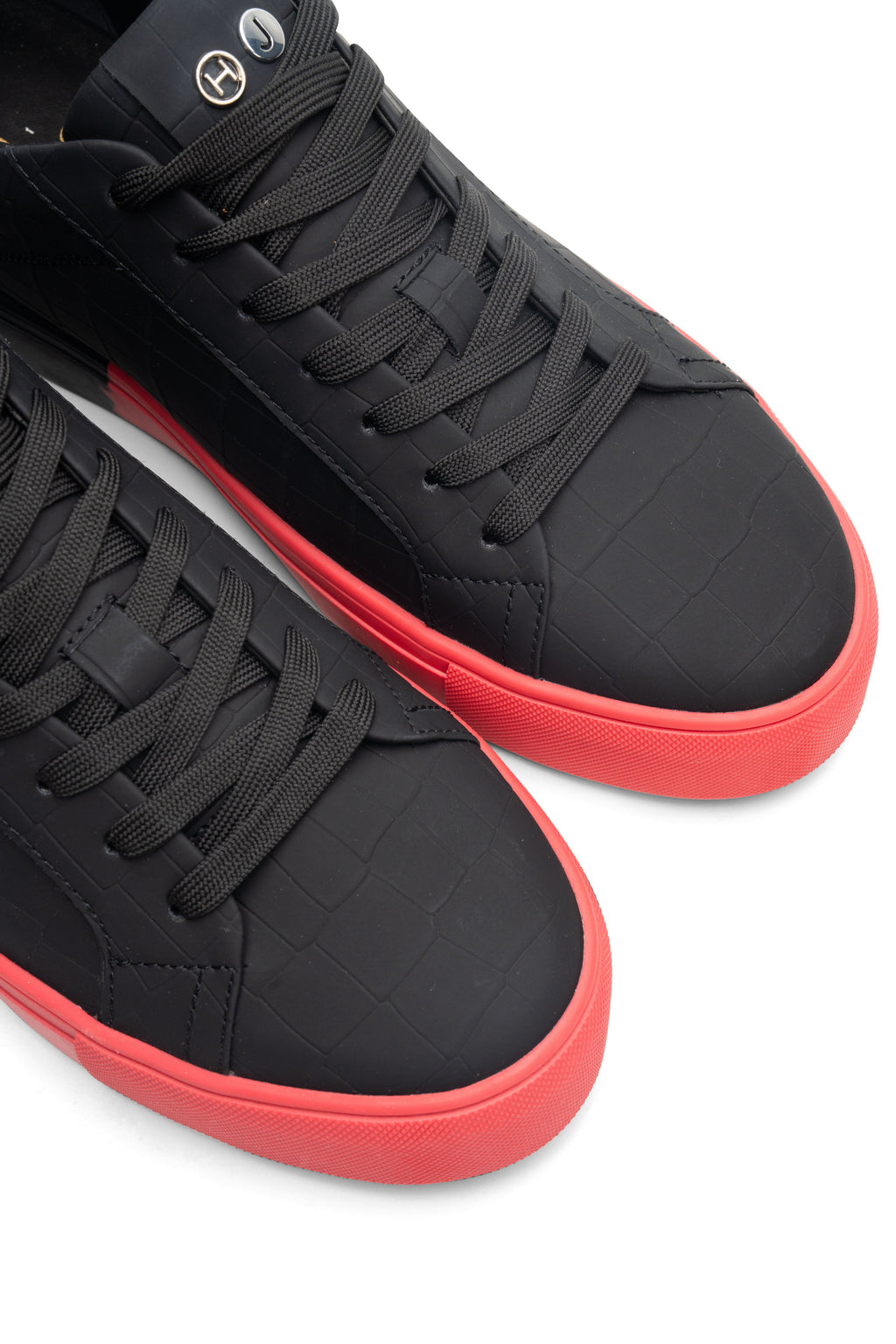 Hide & Jack Men's Low Top Sneaker Essence Idro Nubuck | EIBKL-BLKB-R