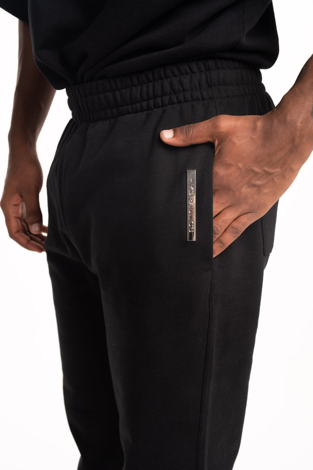 Hydraulics Steel Badge Jogger Black |