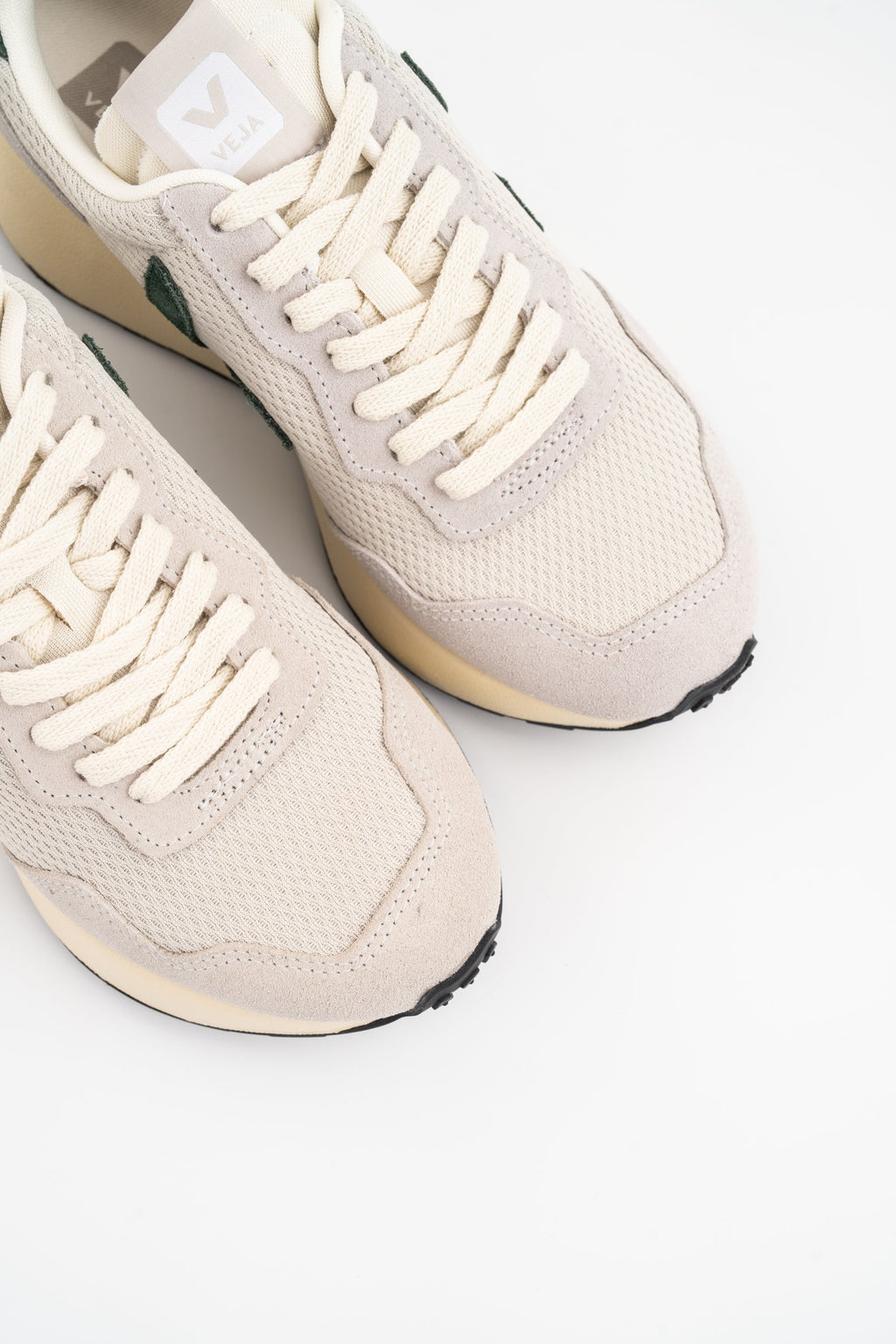 Veja Ladies Paulistina Alveomesh Sneaker | PS1820478A- Natural Cyprus