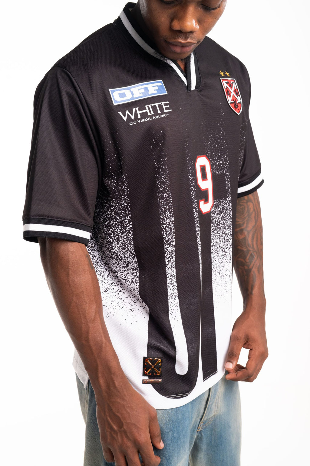 Off White Men's Big Off Gradient Soccer SS Tee | 44MAD00SF5J0041001-Black/White