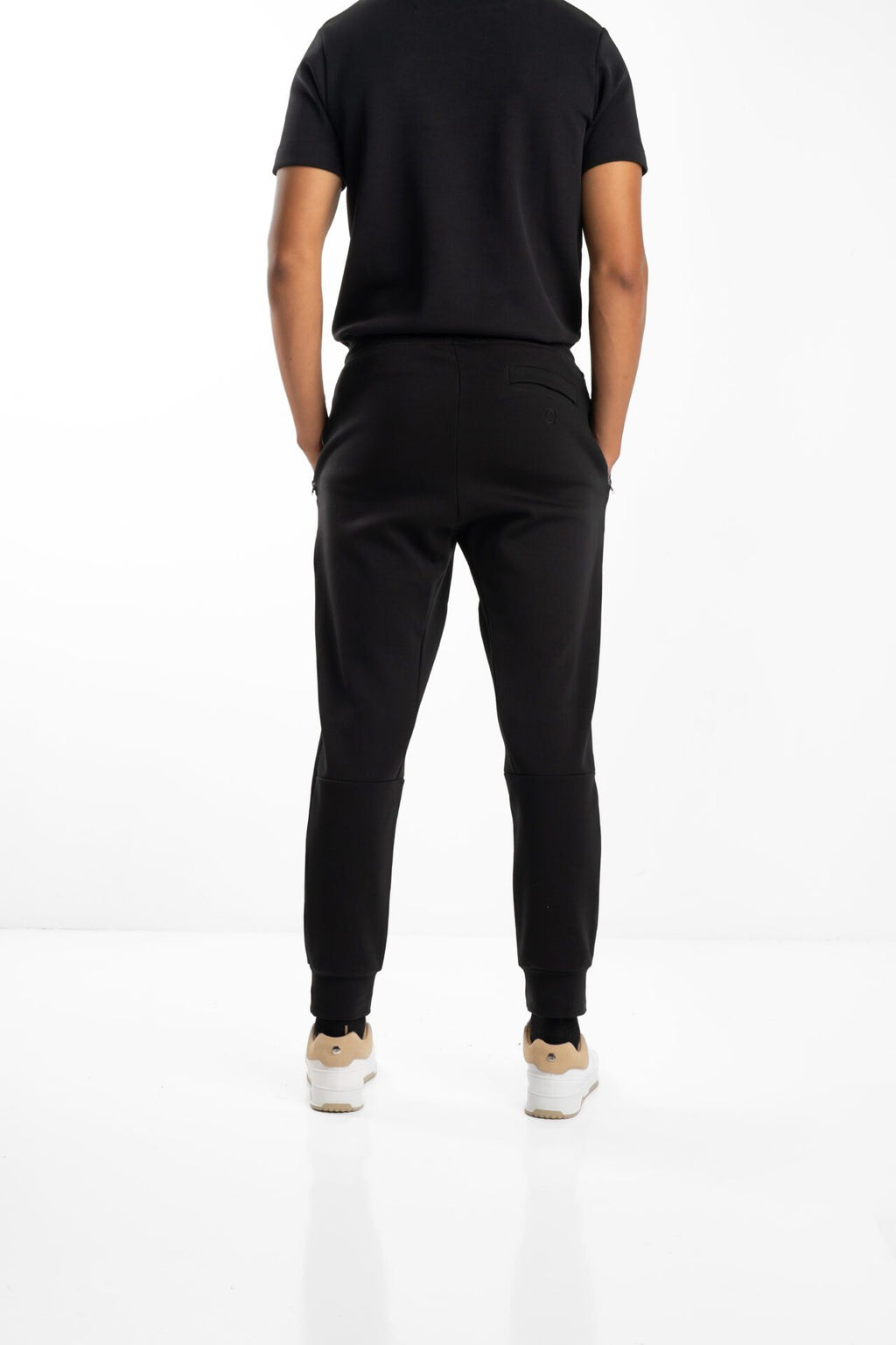 (Core) BALR Men's Q Series Regular Fit Jogger| B1411.1106-Jet Black