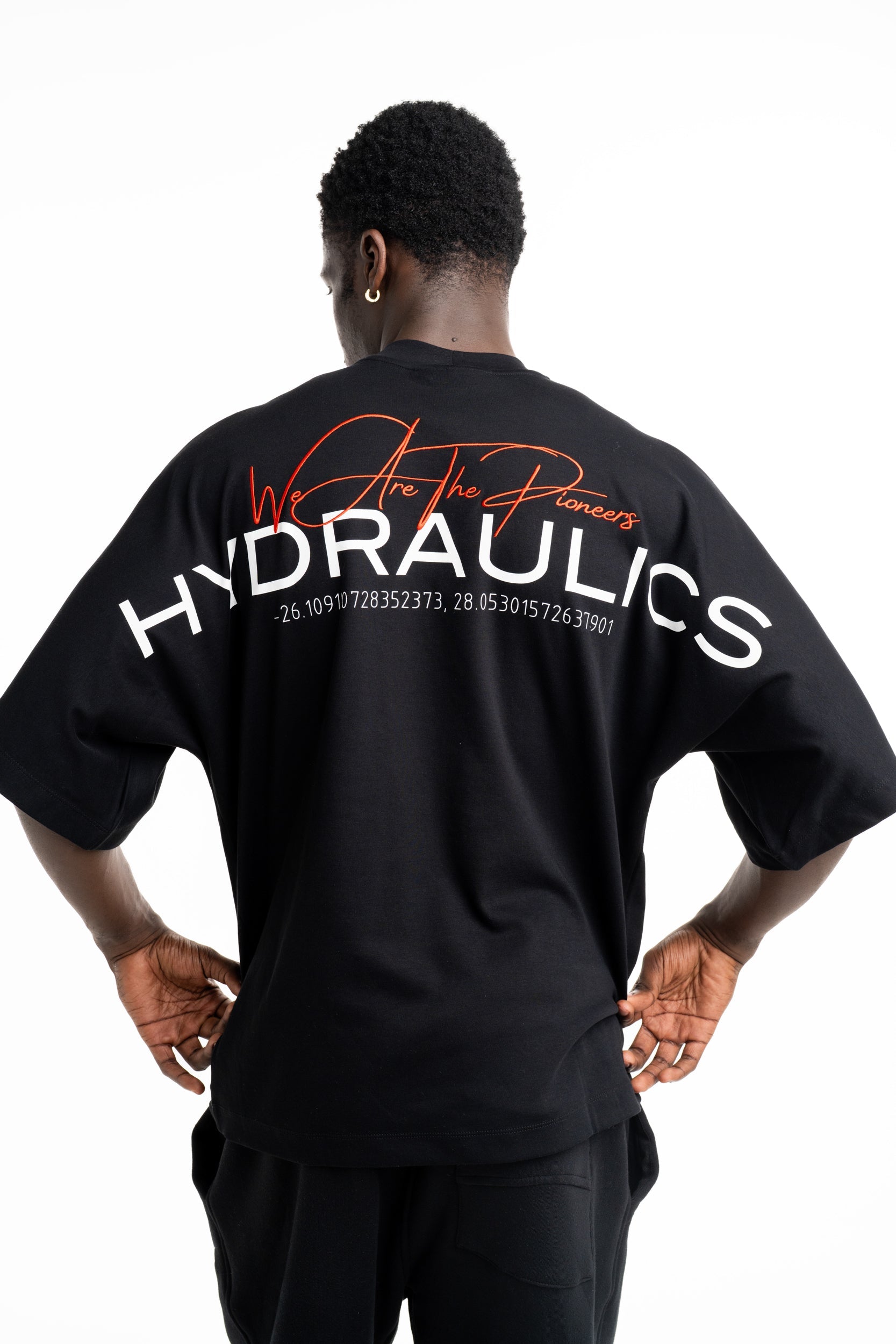 Hydraulics Men's We Are The Pioneers Co-ordinates Super Oversized T Shirt Black |