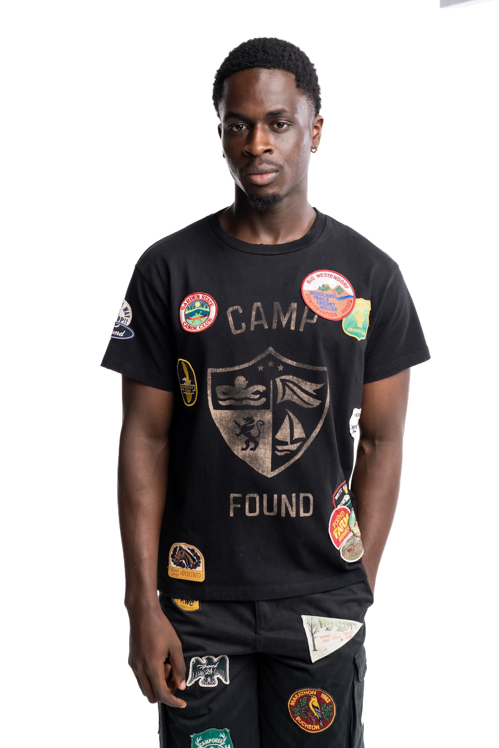 Found Men's Embroidered Patches Camp Tee Washed Black | FOSS26TT10012-0392
