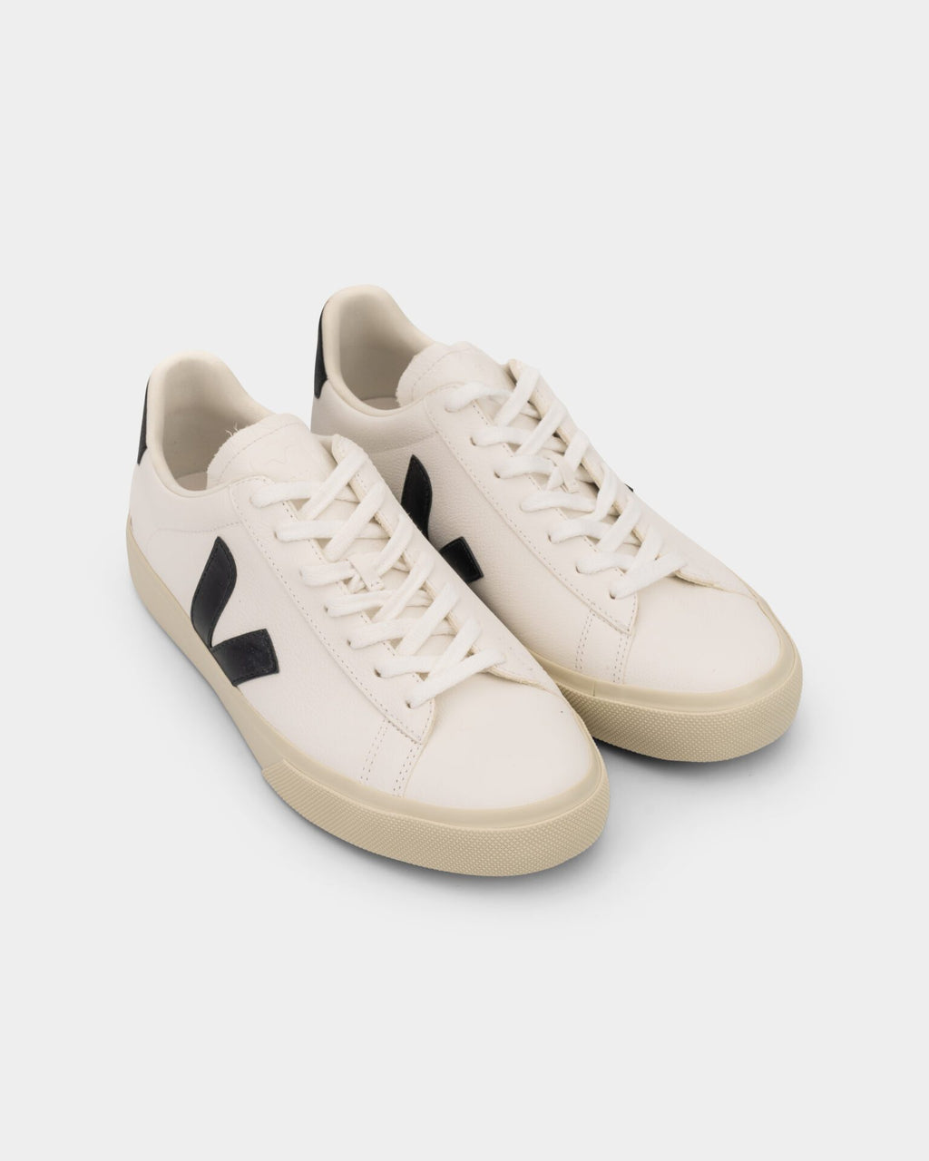 (Core) Veja Ladies Campo Chrome Free Leather Sneaker CP0501537A Extra White Black