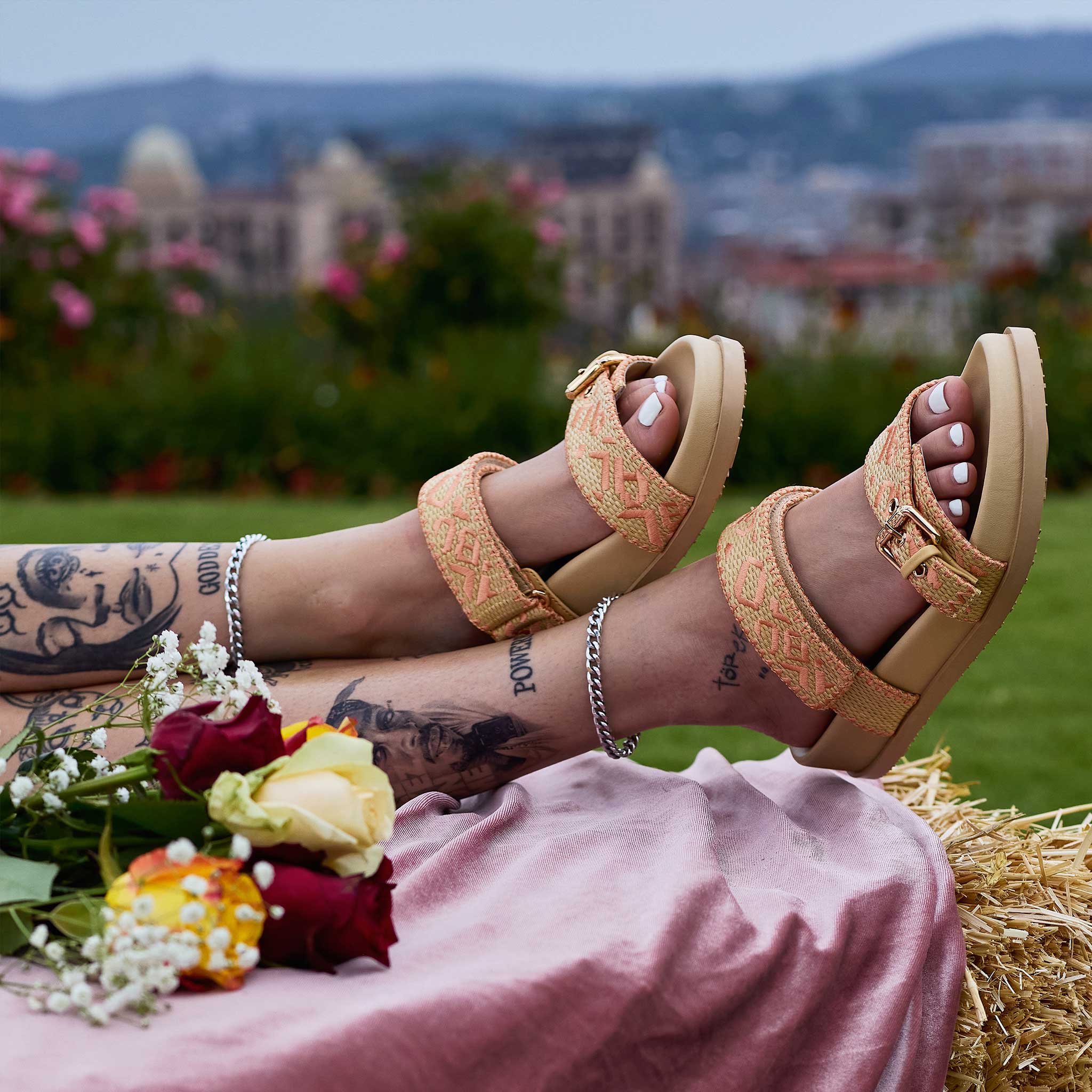 CULTURE MULE SANDALS