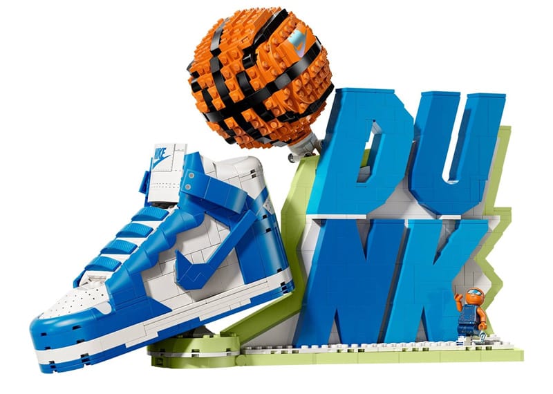 Nike Dunk x LEGO Set Sneaker Building Kit with Exclusive Minifigure